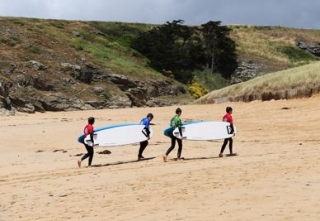  Surf en la playa de Donnant 